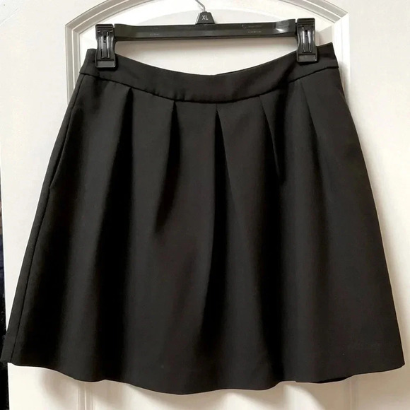 Stradivarius Pleated Skirt with Pockets - Picture 1 of 4